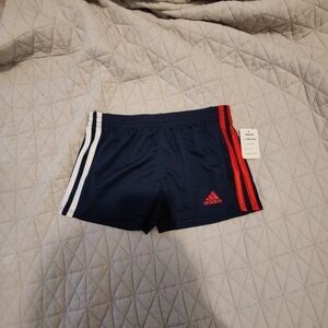 2 GRILL SHORTS 🩳🩳 BRAND ADIDAS AND GAP SIZE 6 TO 7